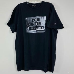 Nike "Do it In the Streets" t-Shirt size XL